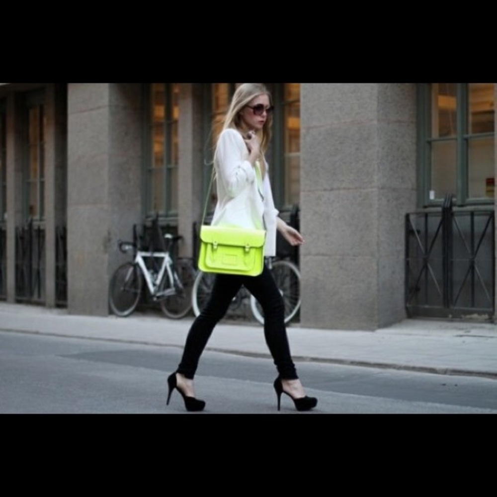 Cross body Bag in Neon Yellow